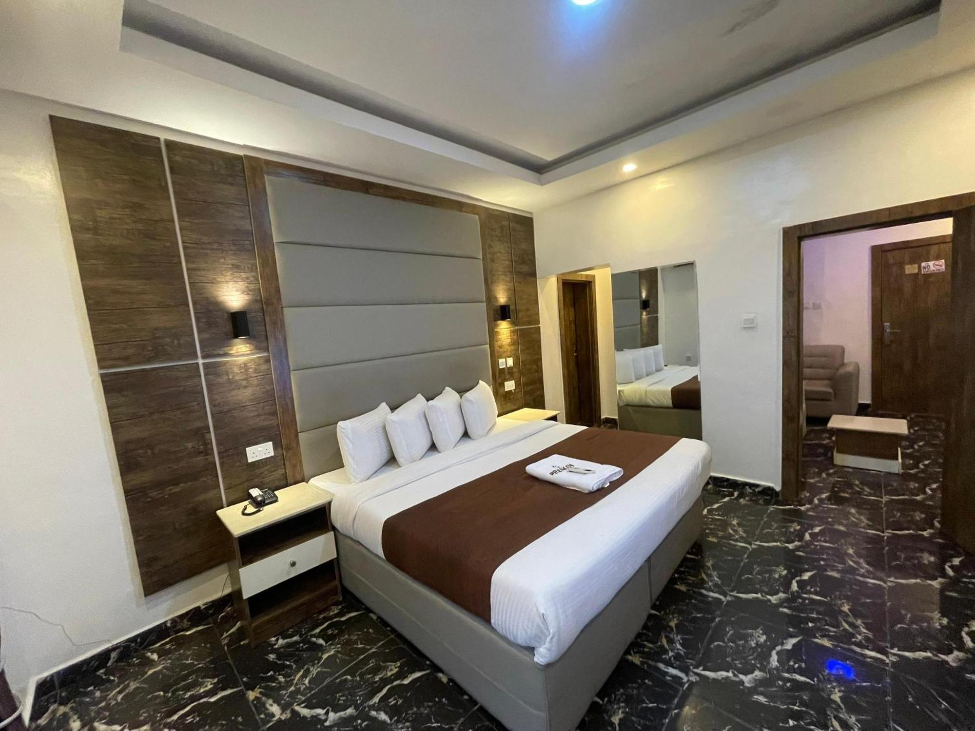 Presken Hotels @Fajodd-4 Ikeja Bagian luar foto