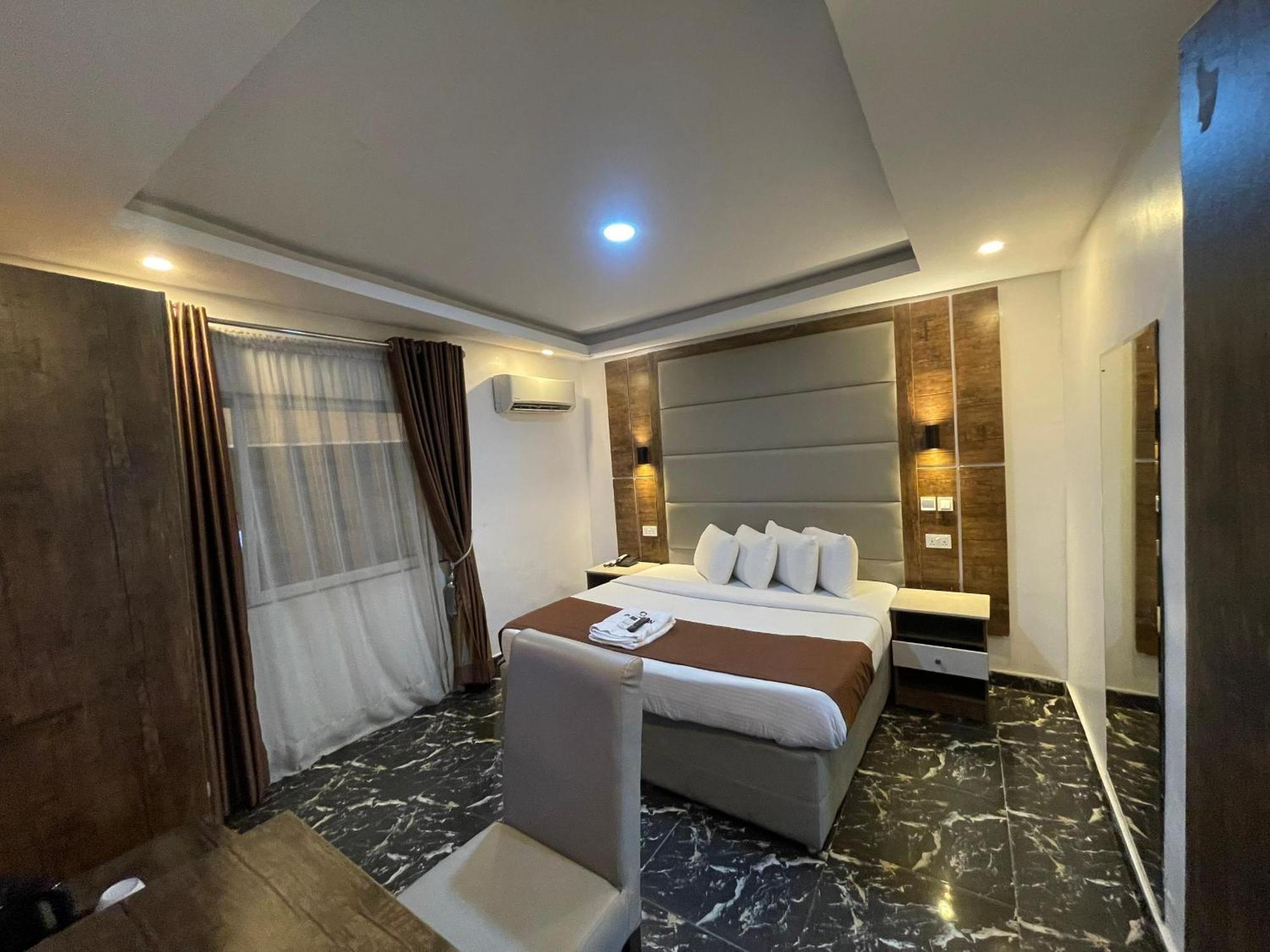 Presken Hotels @Fajodd-4 Ikeja Bagian luar foto